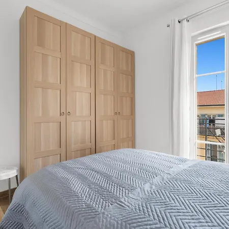 Gare Apartment