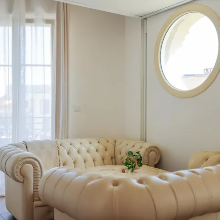 Gare Apartment Nice